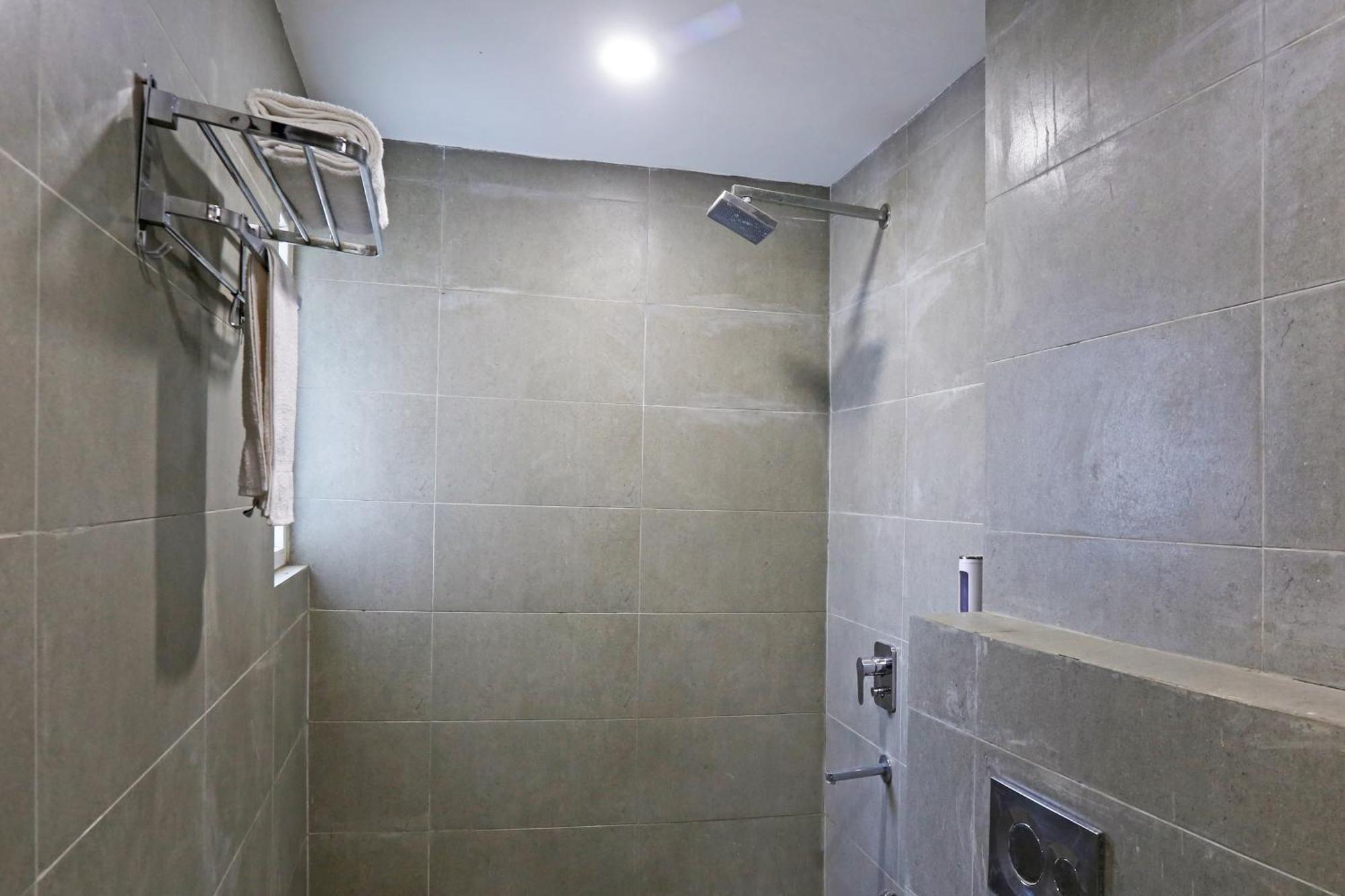 Hotel Twamev Residency Uttam Nagar Couple Friendly Delhi  Ngoại thất bức ảnh
