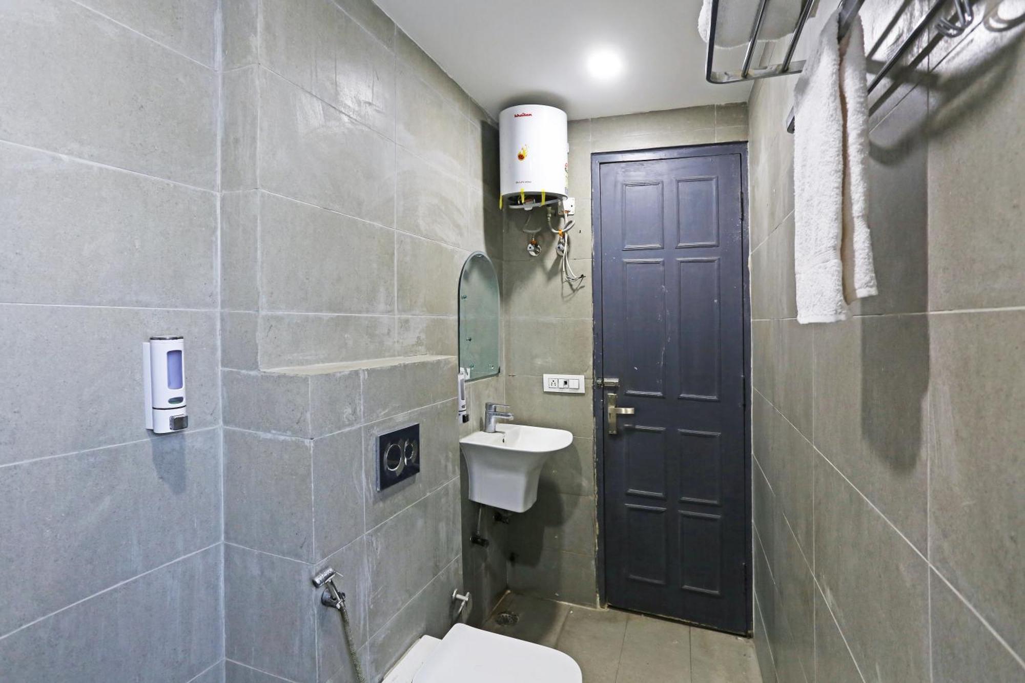 Hotel Twamev Residency Uttam Nagar Couple Friendly Delhi  Ngoại thất bức ảnh