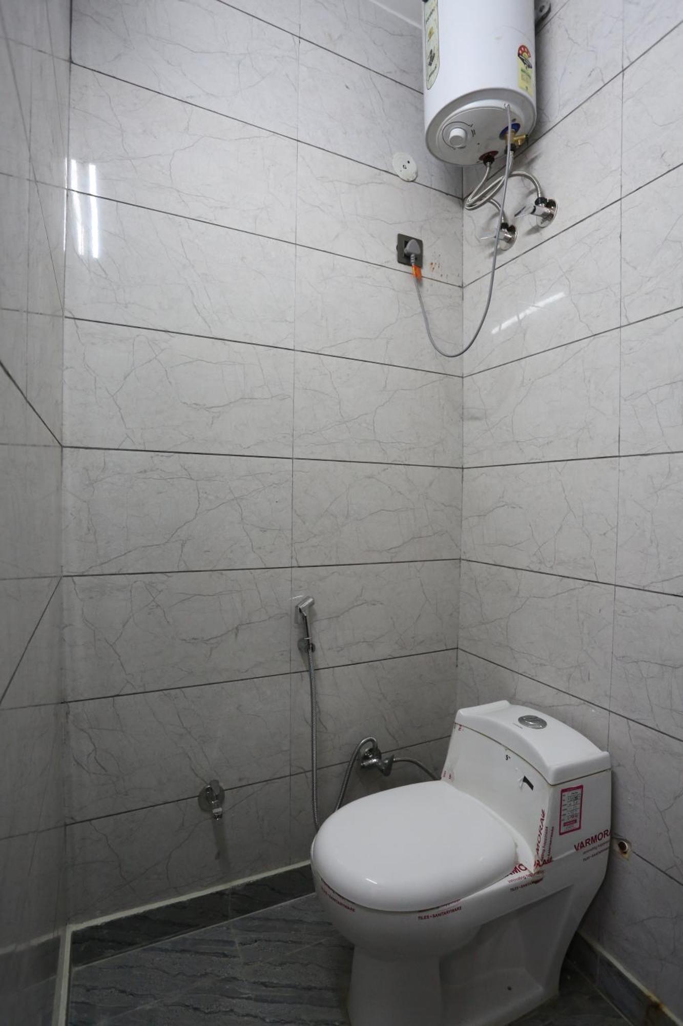 Hotel Twamev Residency Uttam Nagar Couple Friendly Delhi  Ngoại thất bức ảnh